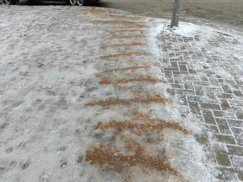 Соль, песок или реагенты: что лучше для борьбы с гололедом? Полевые испытания